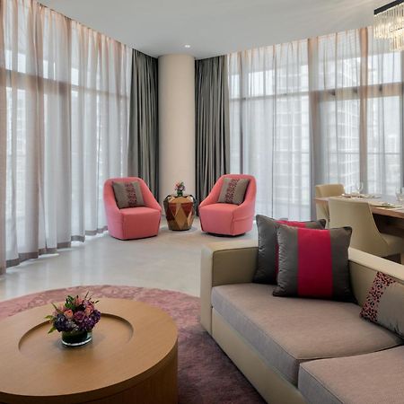 Hilton Dubai Creek Hotel & Residences Esterno foto