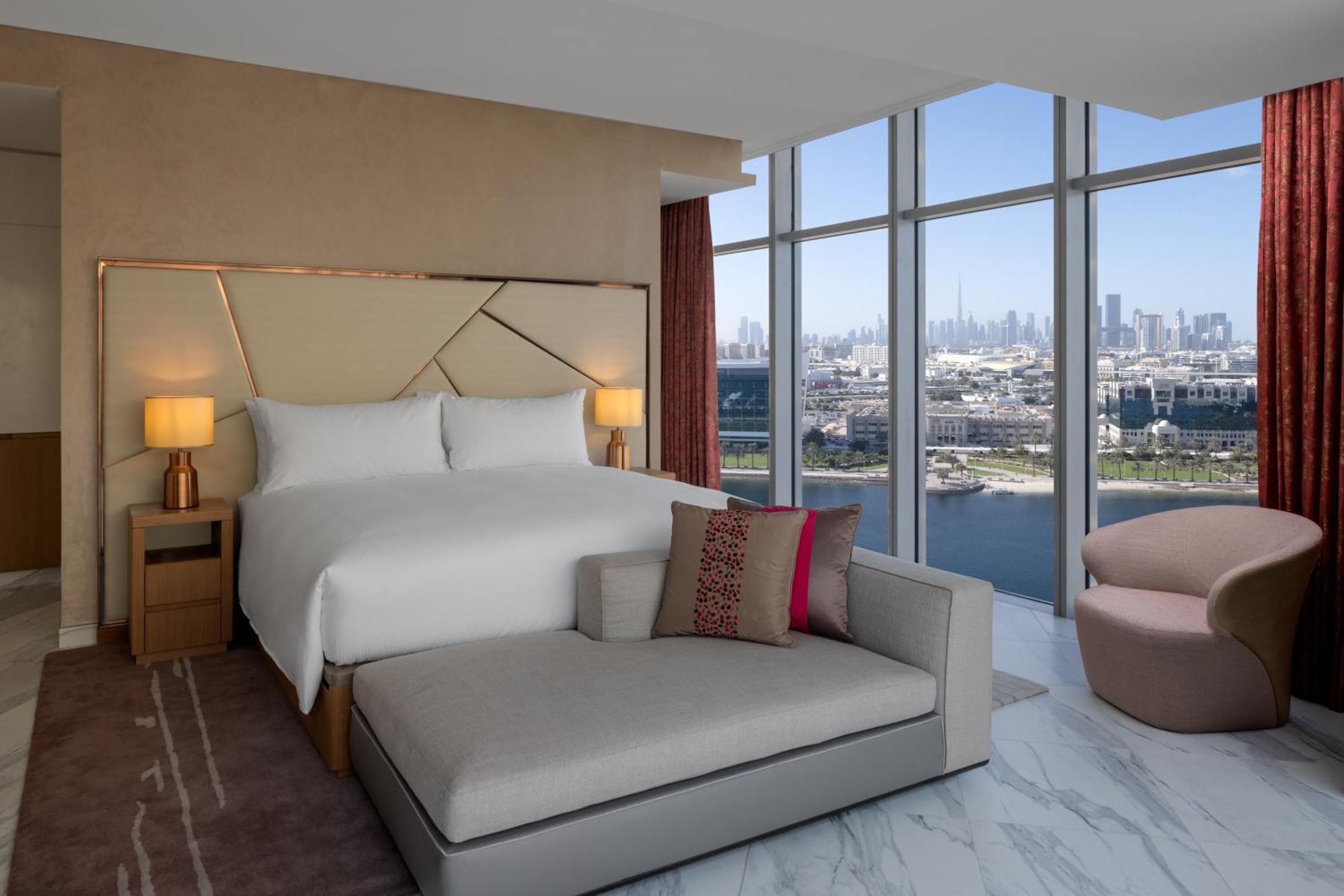 Hilton Dubai Creek Hotel & Residences Esterno foto