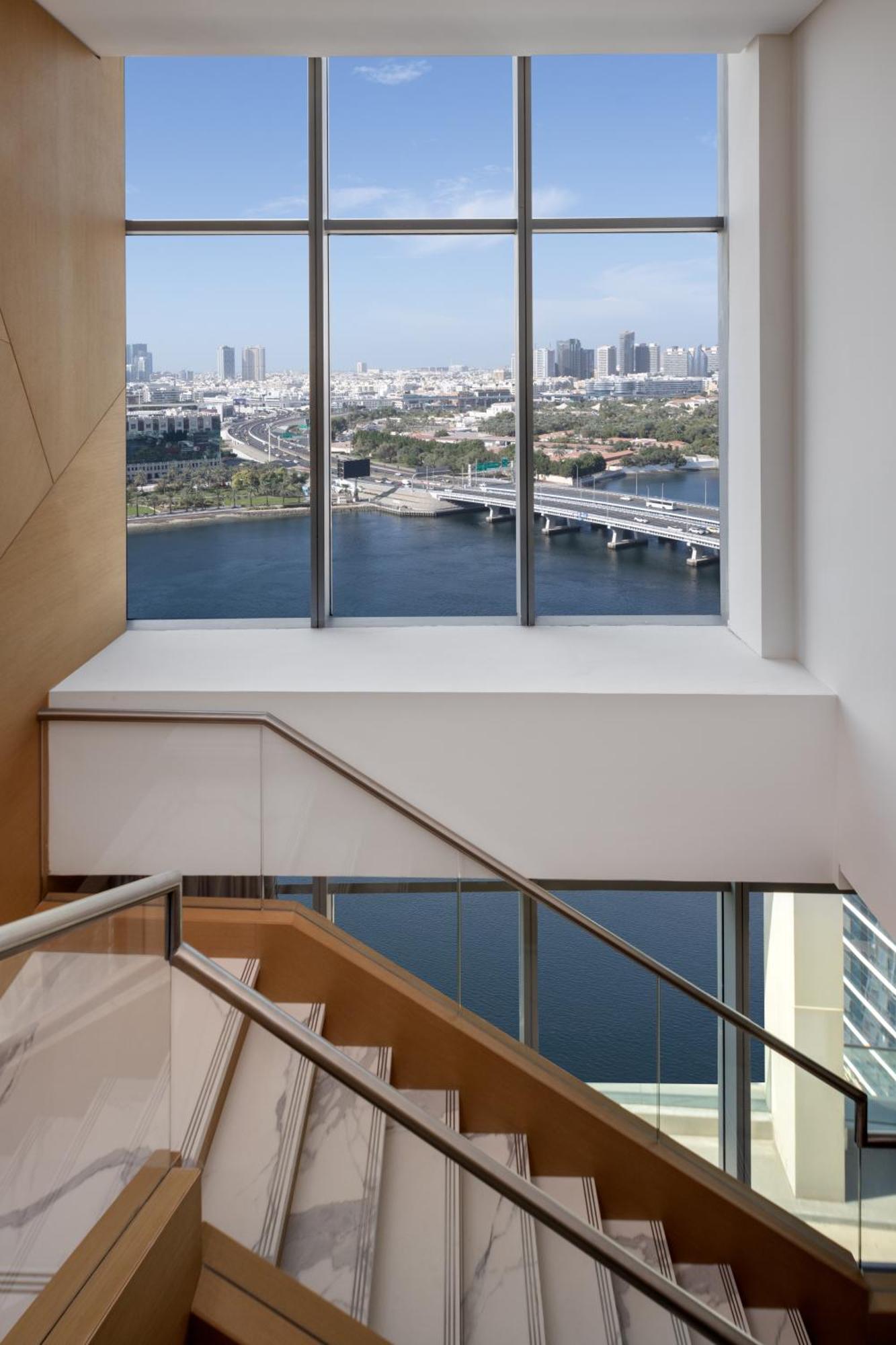 Hilton Dubai Creek Hotel & Residences Esterno foto