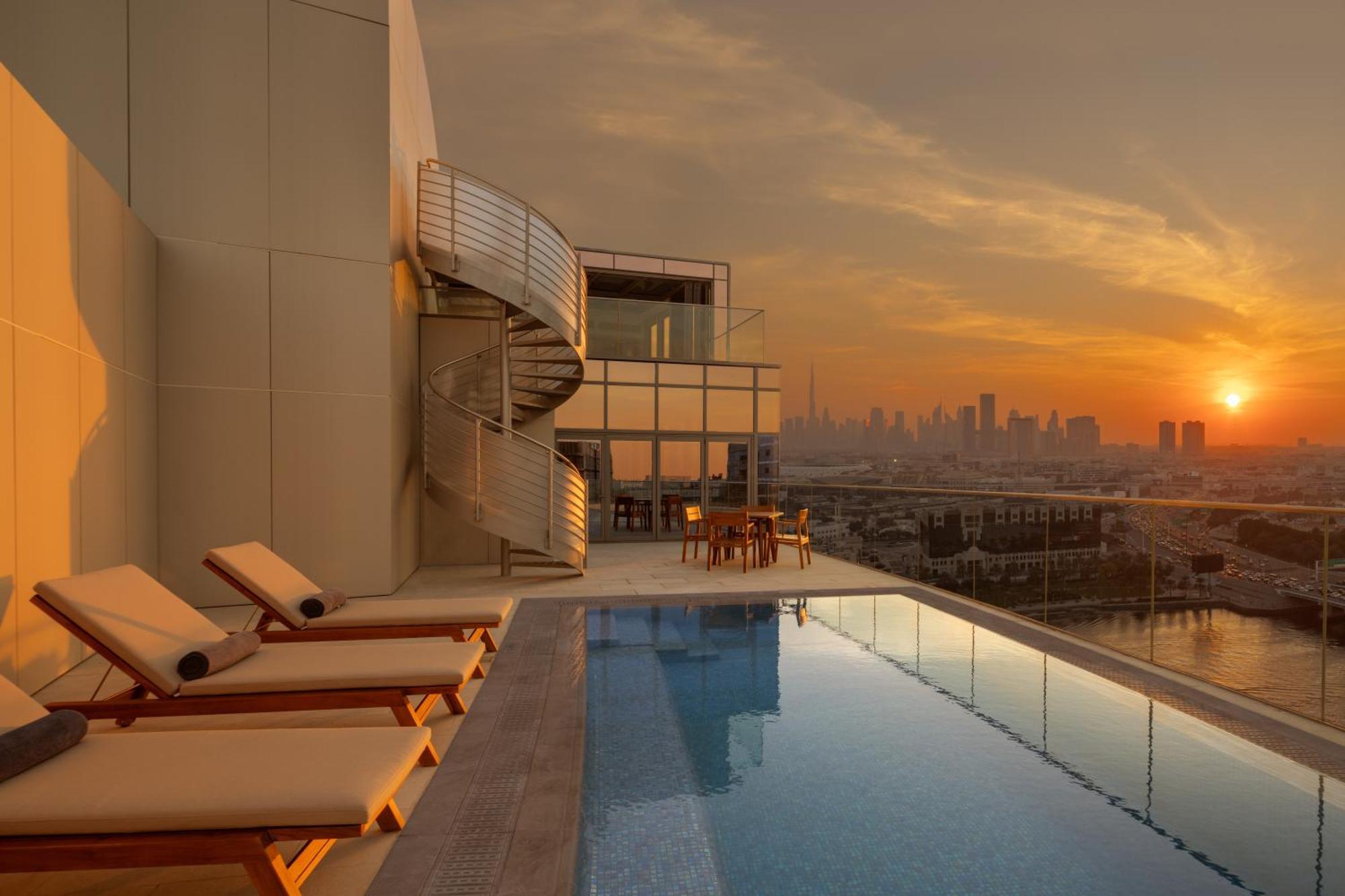 Hilton Dubai Creek Hotel & Residences Esterno foto