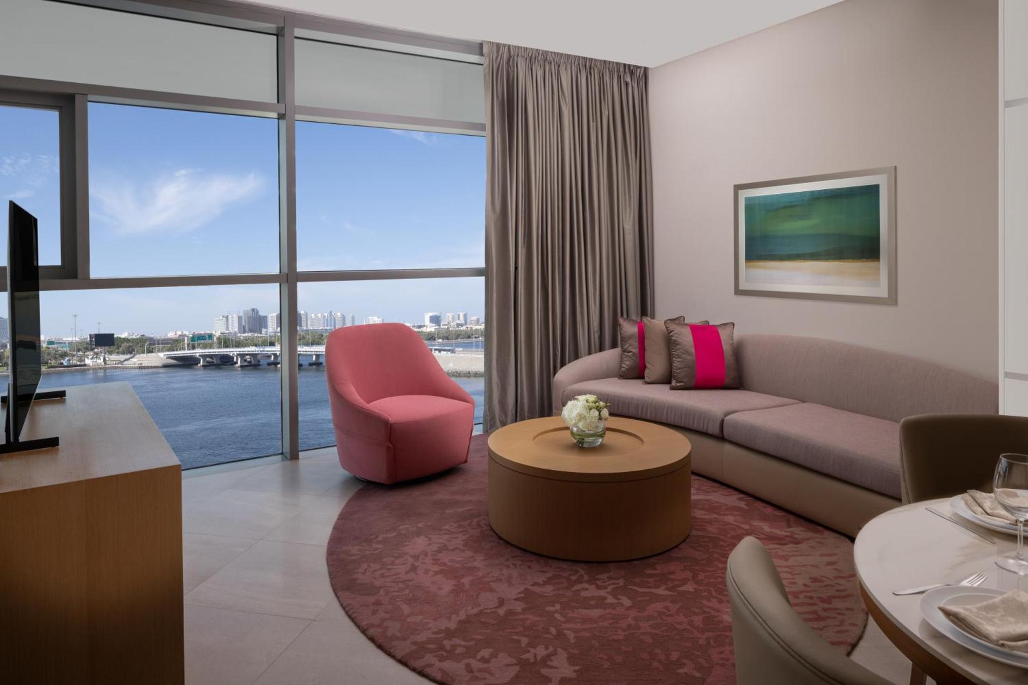 Hilton Dubai Creek Hotel & Residences Esterno foto