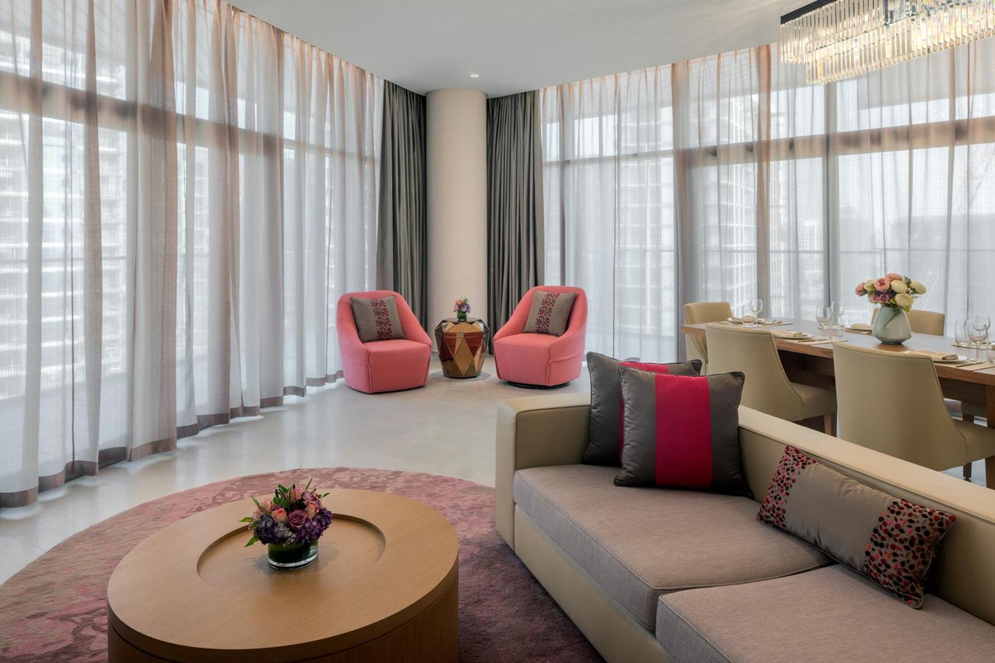 Hilton Dubai Creek Hotel & Residences Esterno foto