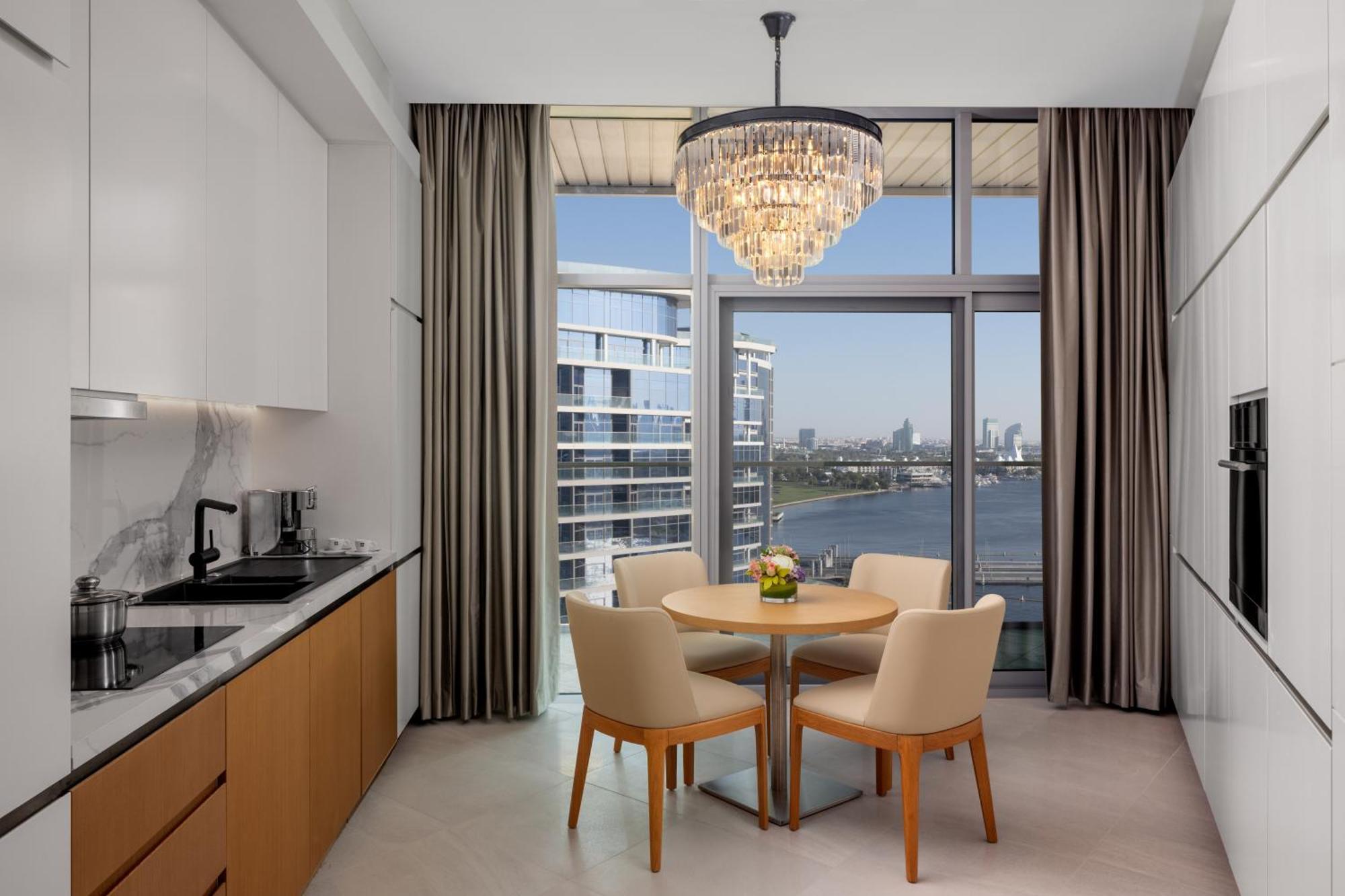Hilton Dubai Creek Hotel & Residences Esterno foto
