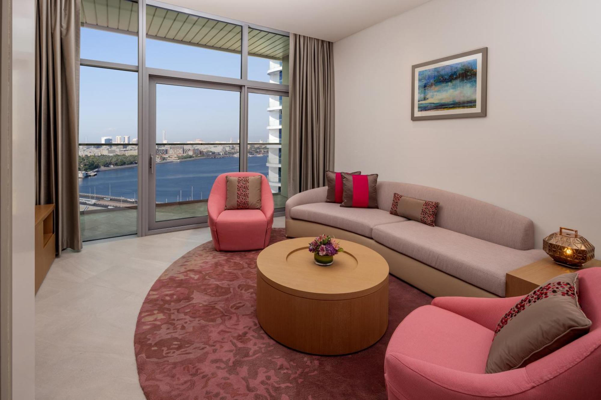 Hilton Dubai Creek Hotel & Residences Esterno foto