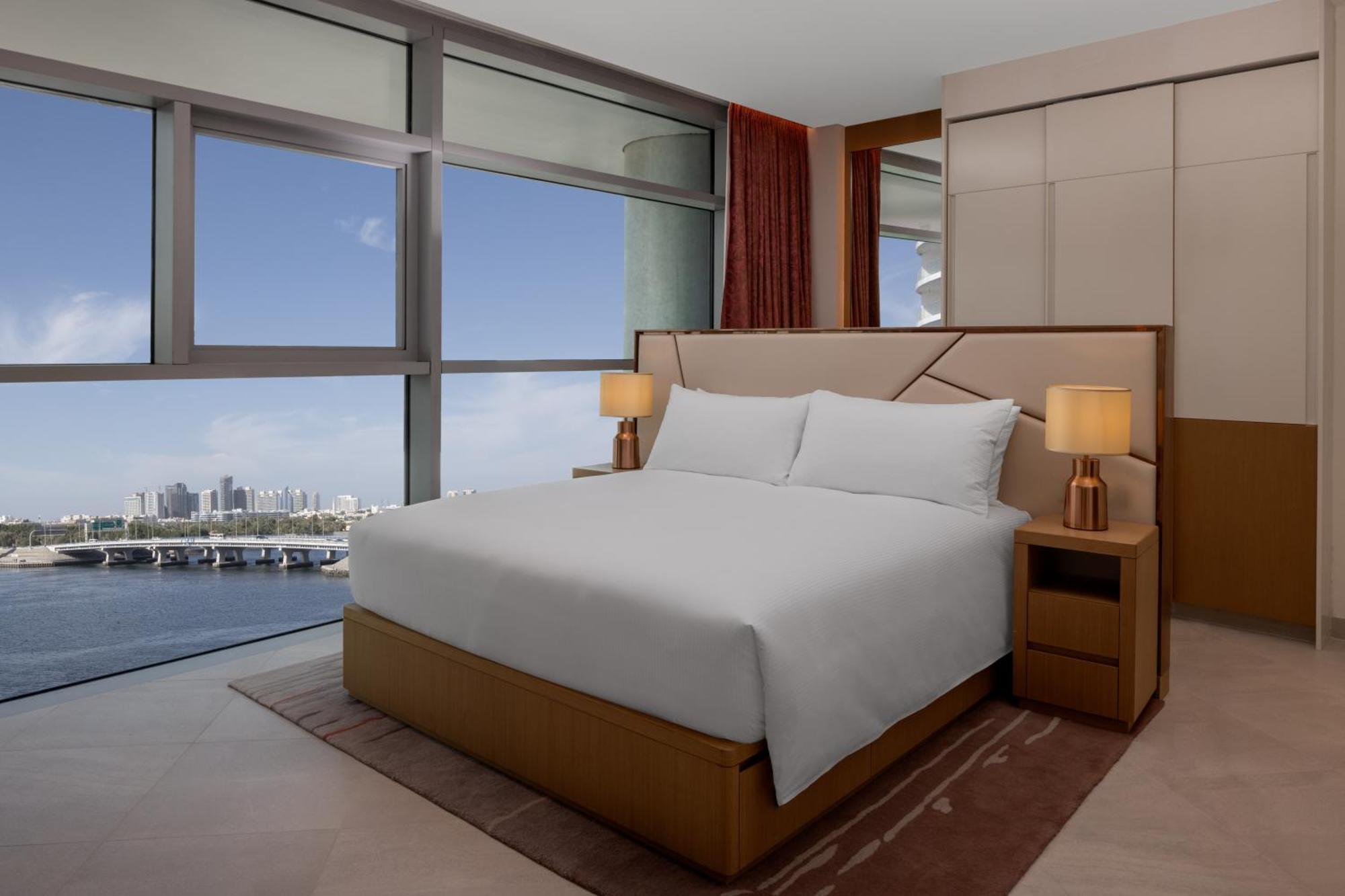 Hilton Dubai Creek Hotel & Residences Esterno foto